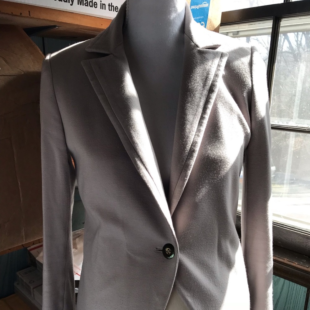 Isabella Oliver Blazer
